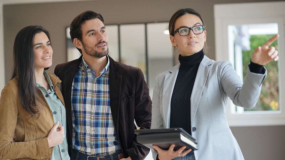 Why You Need a Real Estate Agent When Selling Your Home Realtors Help Sell Homes